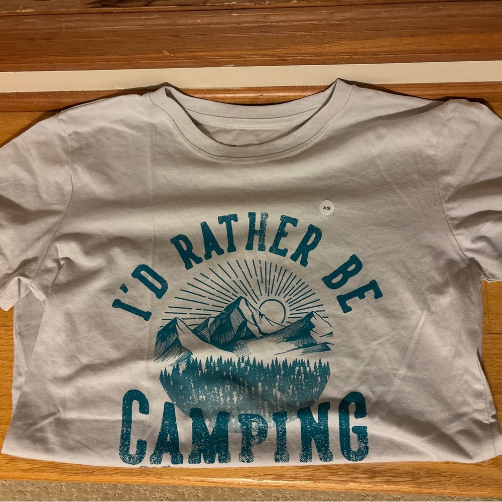 NWT- XS Women’s Eddie Bauer t-shirt